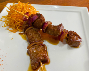 YAKITORI DE RES 2 PIEZAS